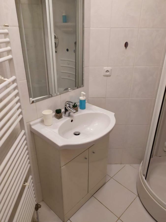 Kate & Jenny - Two-Level Apartment In The Old Town Pozsony Kültér fotó