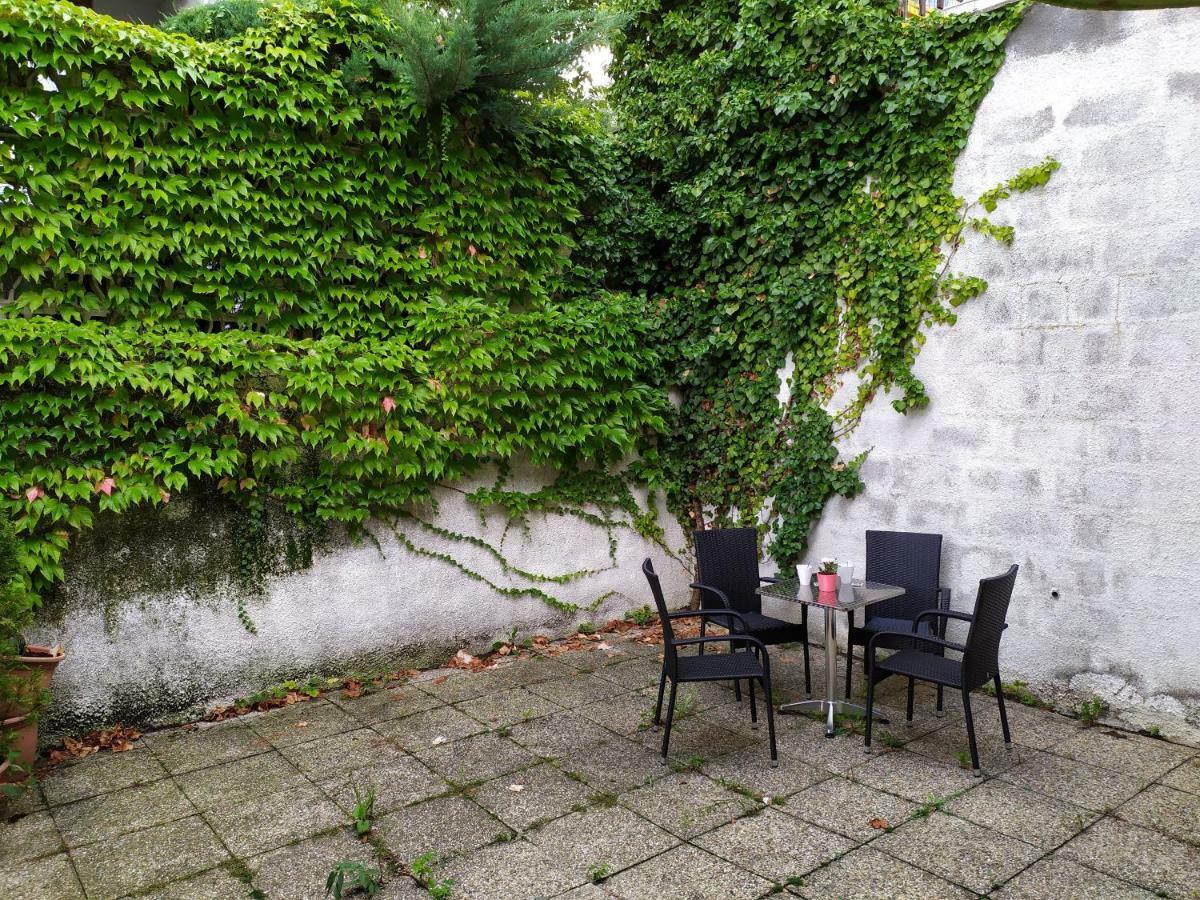 Kate & Jenny - Two-Level Apartment In The Old Town Pozsony Kültér fotó