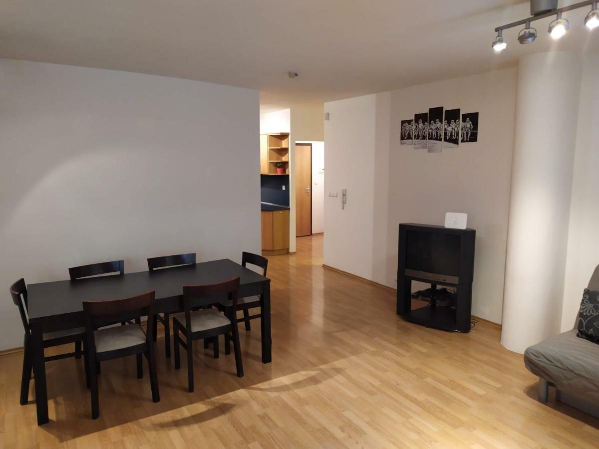 Kate & Jenny - Two-Level Apartment In The Old Town Pozsony Kültér fotó